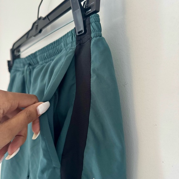 Nike Dri-FIT Run Division Stride 8" Running Shorts - Picture 6 of 12